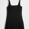 Rochie mini plisată cu decolteu pătrat