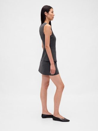 Short mini cu oase de pepe