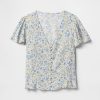 Top cu mâneci flutter din crepon Top cu mâneci flutter din crepon