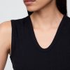 Top tanc modern cu coaste Top tanc modern cu coaste