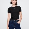 Tricou crop cu logo modern Tricou crop cu logo modern
