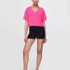 Tricou crop GapFit Breathe cu decolteu în V