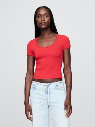 Tricou crop modern cu mânecă șapcă