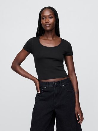 Tricou crop modern cu mânecă șapcă