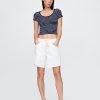 Tricou crop modern cu mânecă șapcă Tricou crop modern cu mânecă șapcă