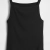 Tricou crop modern cu șorț și gât Tricou crop modern cu șorț și gât