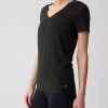 Tricou GapFit Breathe cu decolteu în V