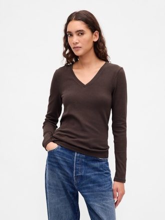 Tricou mic mic cu decolteu în V modern