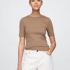 Tricou modern cu decolteu