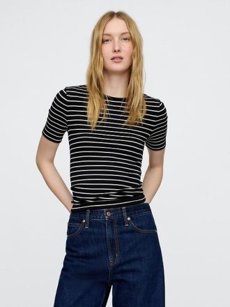 Tricou modern cu decolteu Tricou modern cu decolteu