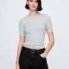 Tricou modern cu decolteu