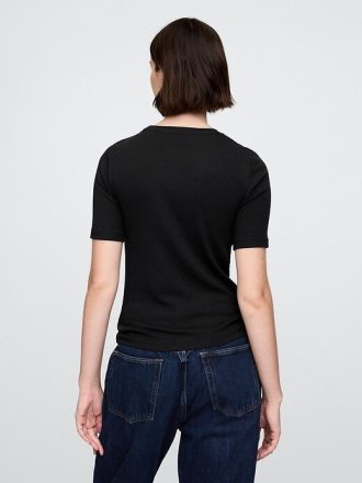Tricou modern cu decolteu Tricou modern cu decolteu