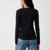 Tricou modern cu decolteu Tricou modern cu decolteu