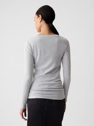 Tricou modern cu decolteu Tricou modern cu decolteu