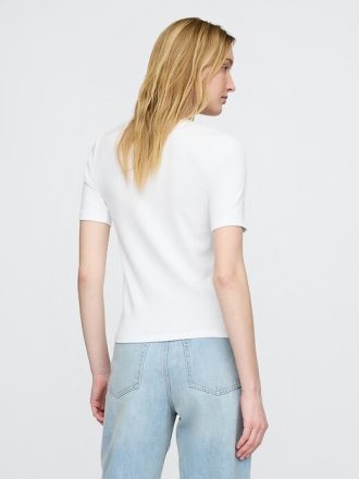 Tricou modern cu decolteu