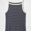 Tricou modern cu gât cu șorț