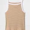 Tricou modern cu gât cu șorț