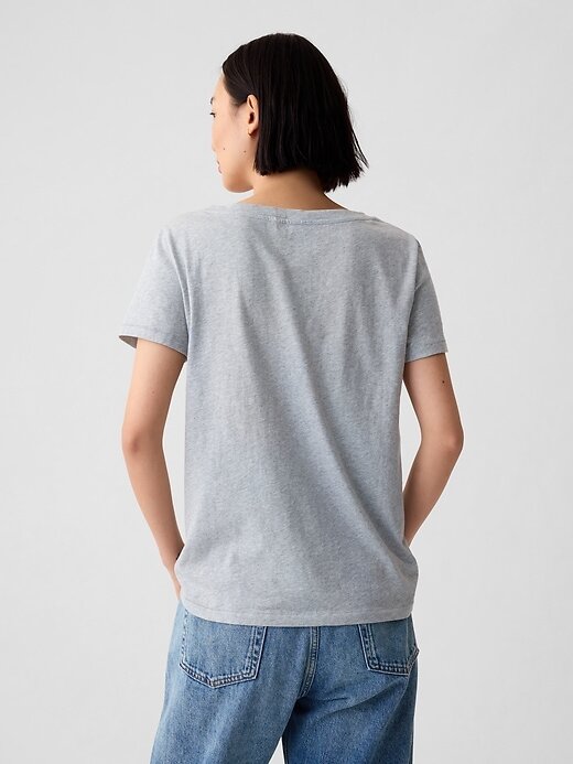 Tricou VintageSoft cu decolteu în V din bumbac organic Tricou VintageSoft cu decolteu în V din bumbac organic